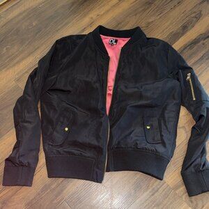 Dailylook bomber jacket with pink lining